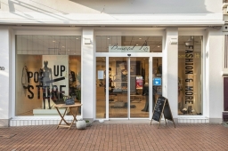 PopUpStore